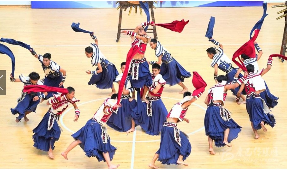 速來康定圍觀少數(shù)民族表演競(jìng)技